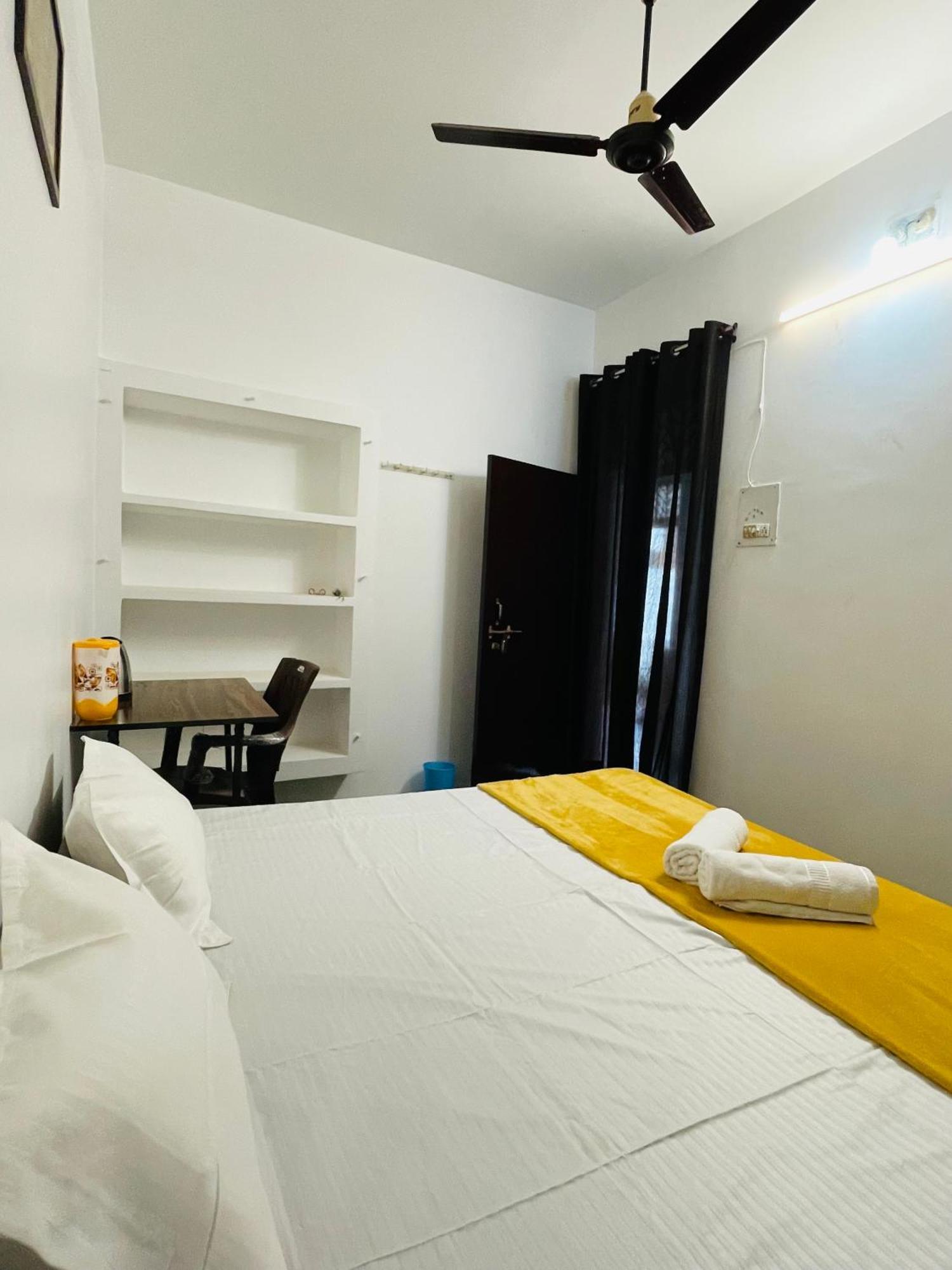 Shree Balaji Homestay Ayodhya Exterior foto